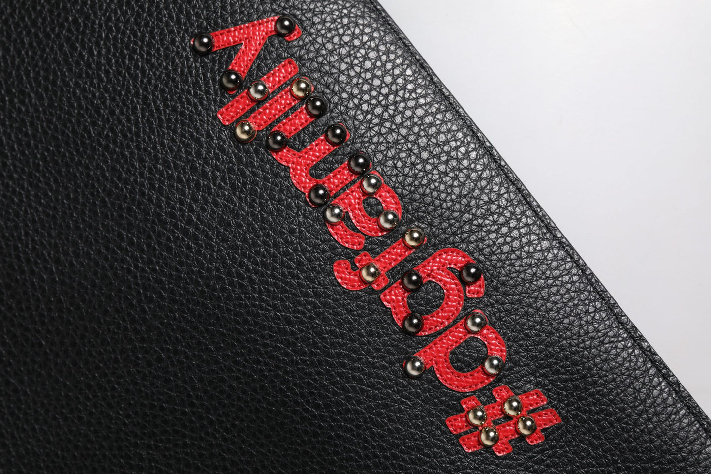 Dolce &amp; Gabbana – Schwarze Clutch aus verziertem Leder #DGFamily