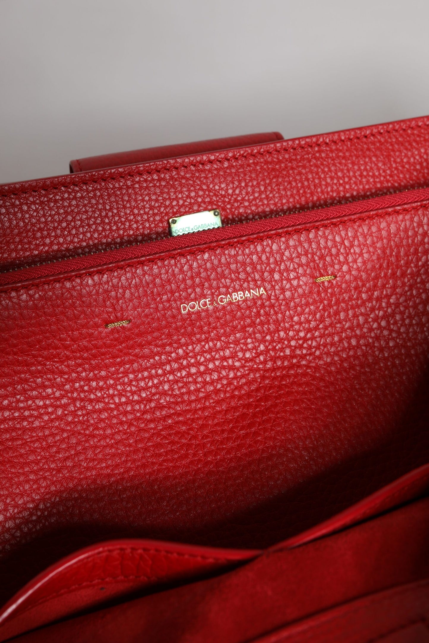 Dolce &amp; Gabbana – Rote Kalbsledertasche mit Logo-Schild und Henkel