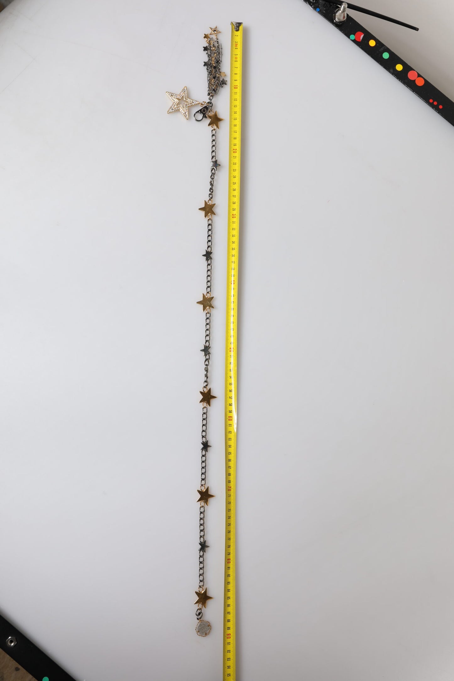 Dolce &amp; Gabbana – Taillengürtel mit Kettenverzierung aus silber-goldenem Messing