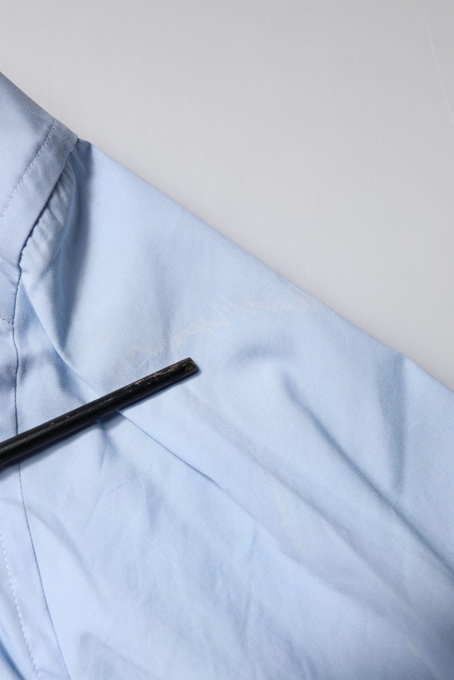 Dolce &amp; Gabbana Hellblaues, formelles Baumwollhemd in GOLD