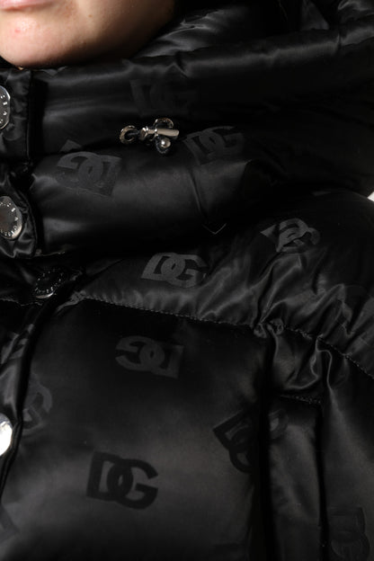 Dolce &amp; Gabbana – Kurze, wattierte Pufferjacke mit Kapuze und durchgehendem Reißverschluss in Schwarz