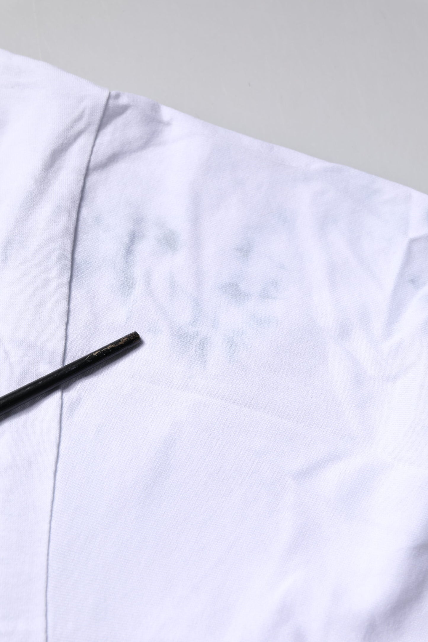 Dolce &amp; Gabbana – Weißes, bedrucktes T-Shirt aus Baumwolle mit Rundhalsausschnitt und Schnürung