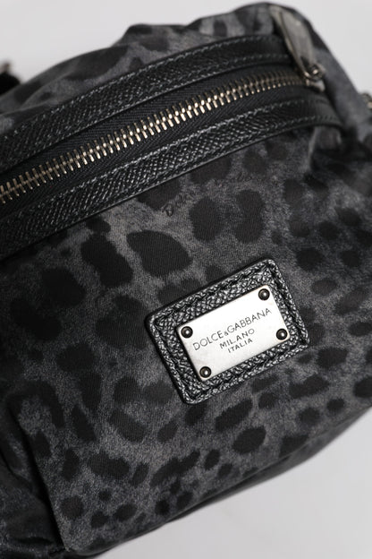 Dolce &amp; Gabbana – Gürteltasche mit DG-Logo und Leopardenmuster in Schwarz und Grau