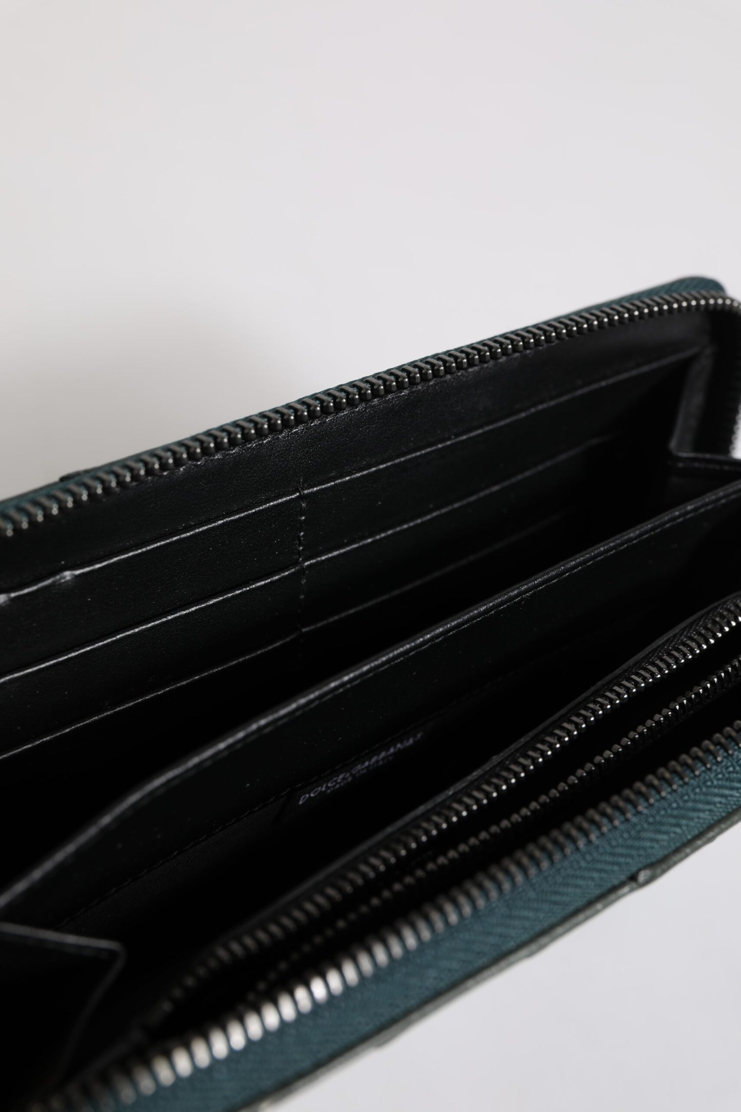 Dolce &amp; Gabbana – Grünes, kontinentales Portemonnaie mit Logo-Schild und Rundum-Reißverschluss