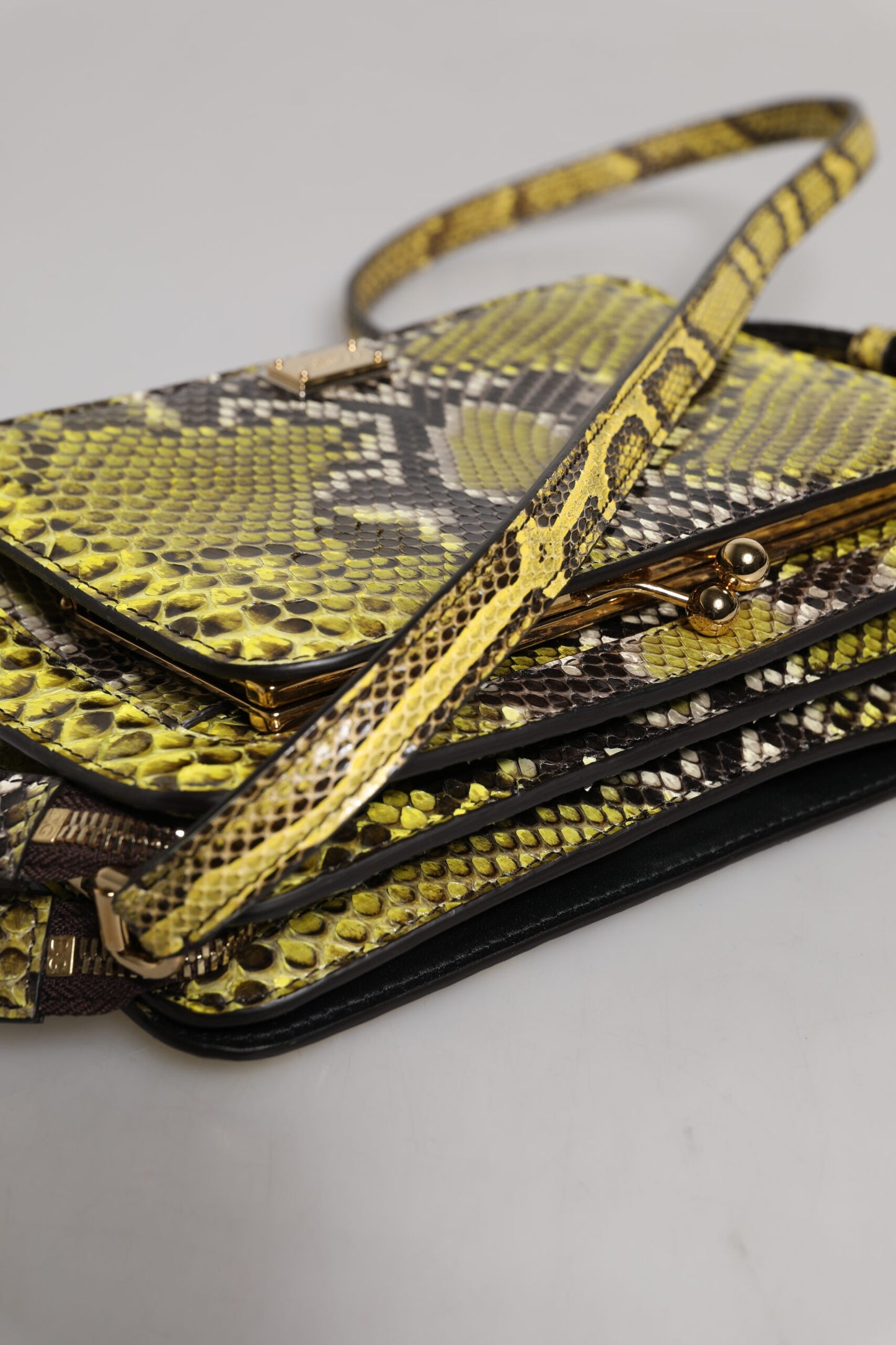 Dolce &amp; Gabbana – Grüne Umhängetasche aus exotischem Leder mit DG-Plakette