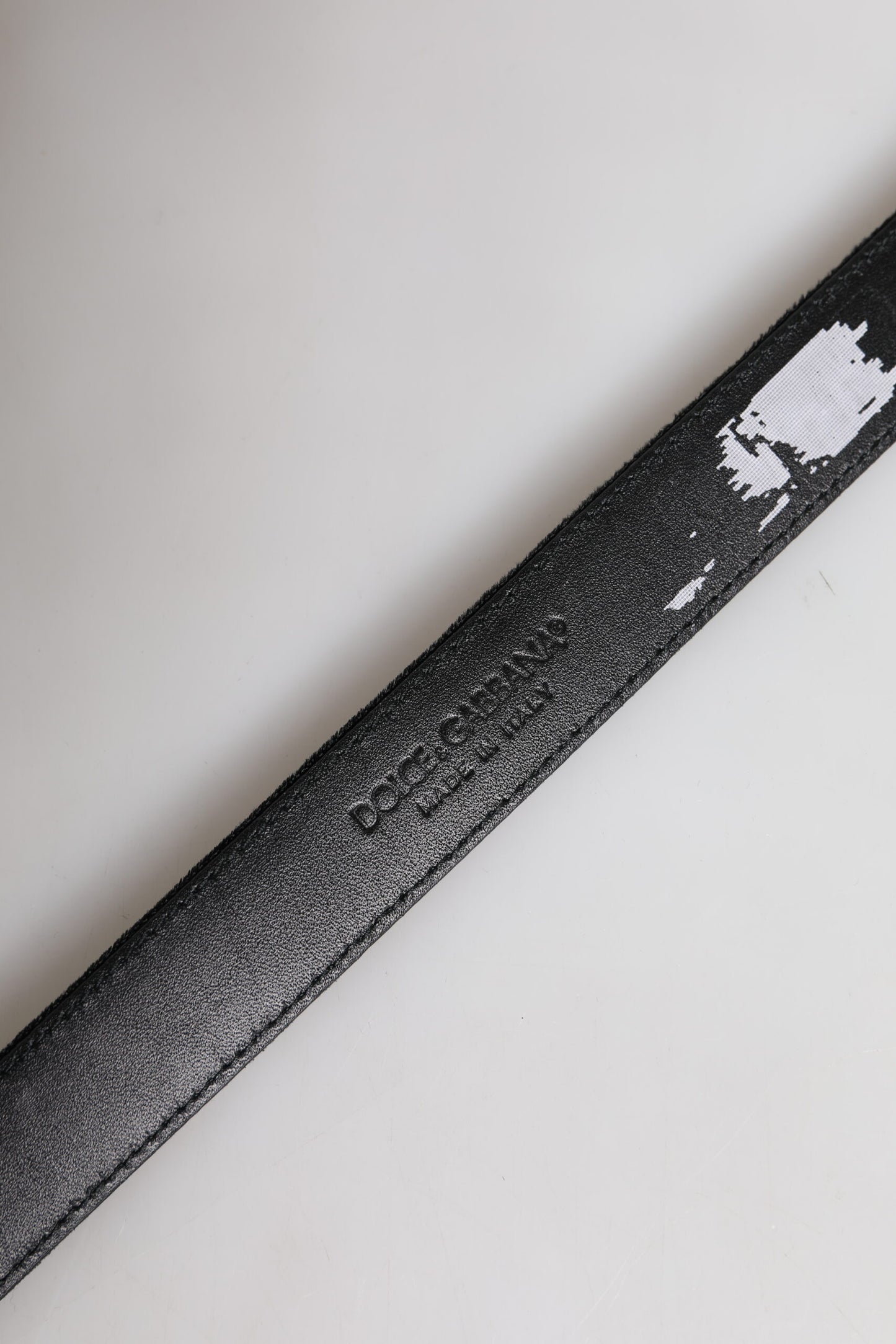 Dolce &amp; Gabbana Klassischer Gürtel aus schwarzem Leder mit Metallschnalle