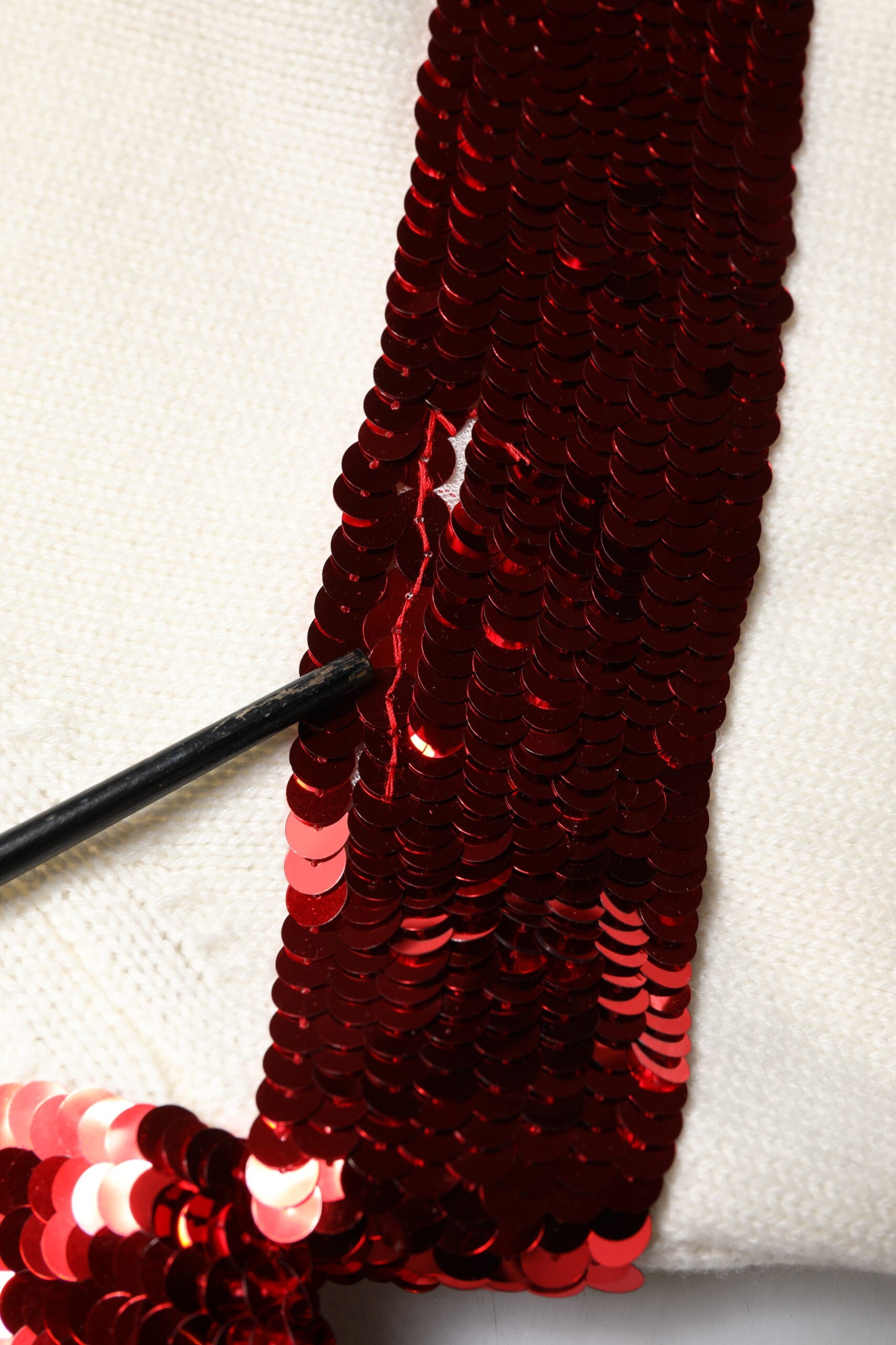 Dolce &amp; Gabbana – Weißer Pullover mit Rundhalsausschnitt und Pailletten