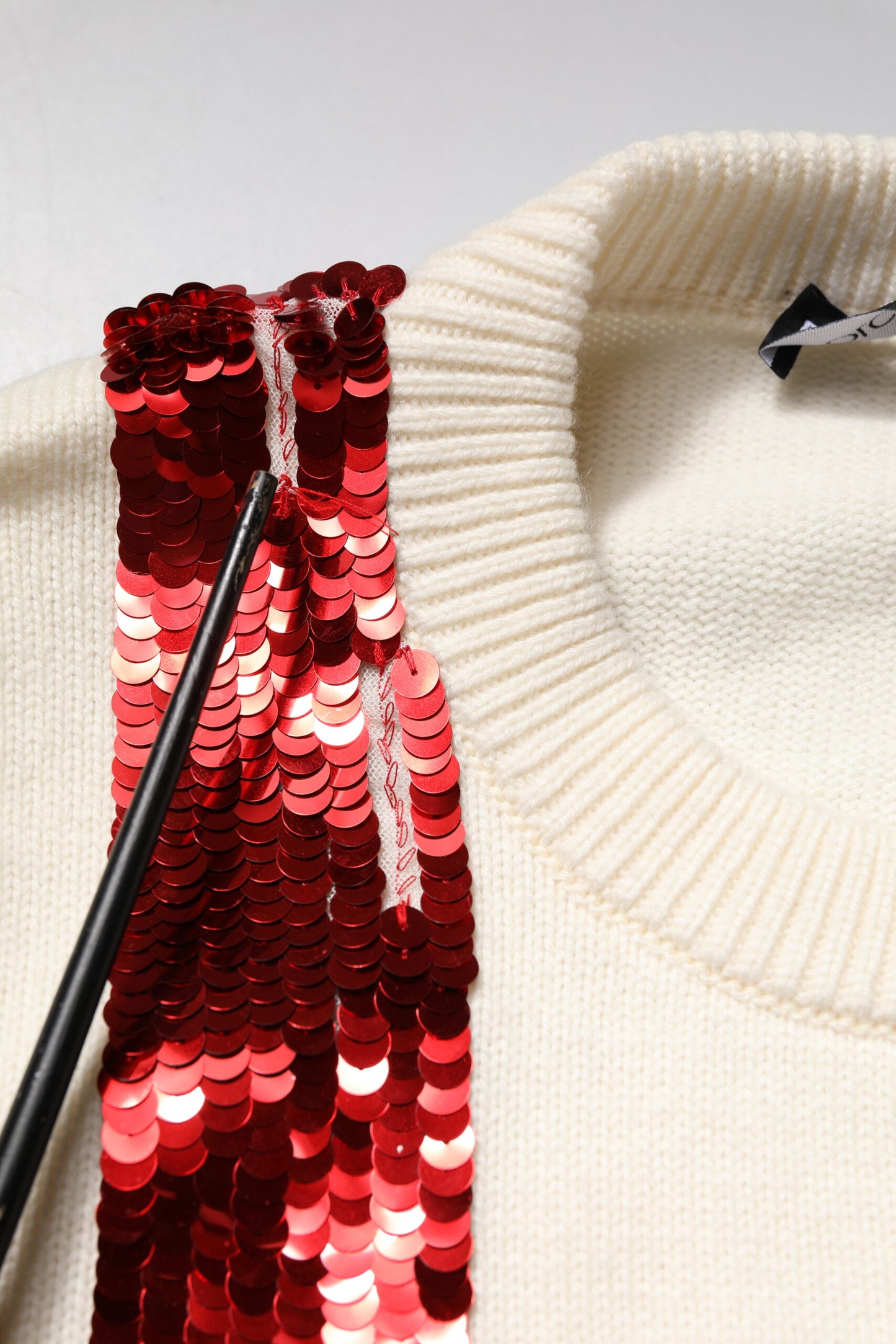 Dolce &amp; Gabbana – Weißer Pullover mit Rundhalsausschnitt und Pailletten