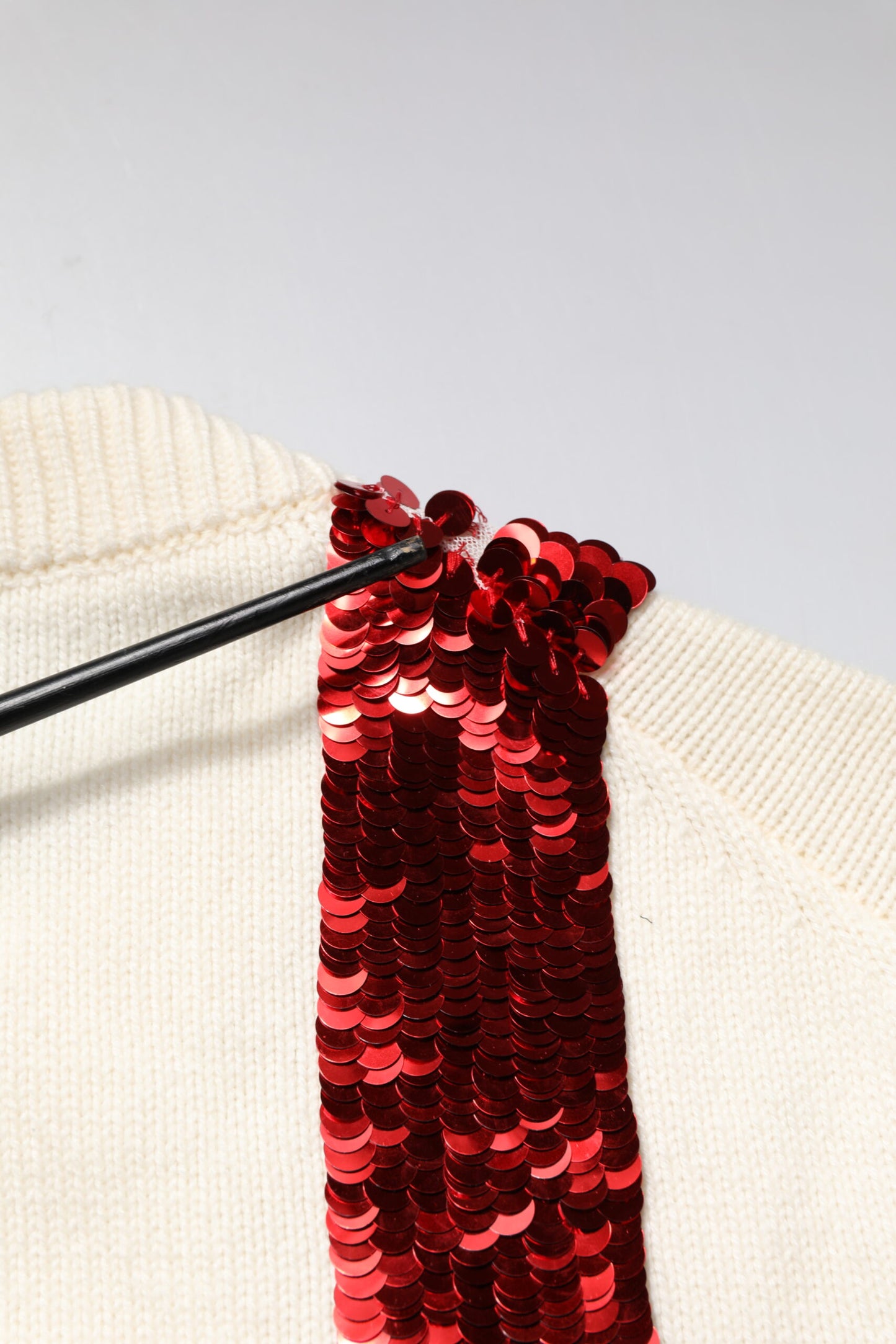 Dolce &amp; Gabbana – Weißer Pullover mit Rundhalsausschnitt und Pailletten