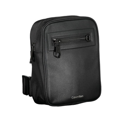Calvin Klein – Elegante schwarze Umhängetasche mit kontrastierenden Details