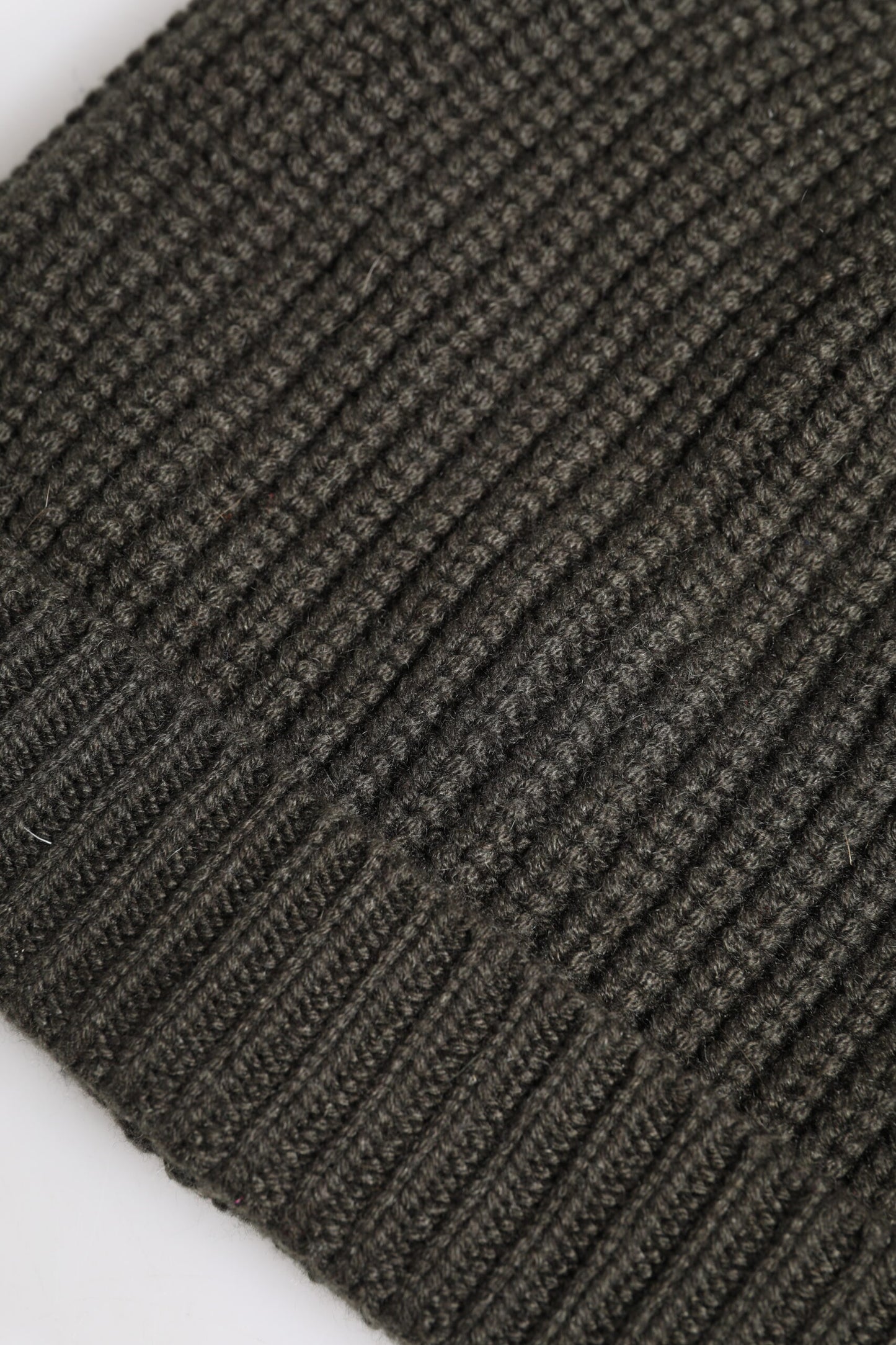 Dolce &amp; Gabbana Wintermütze aus dunkelgrauem Kaschmirstrick