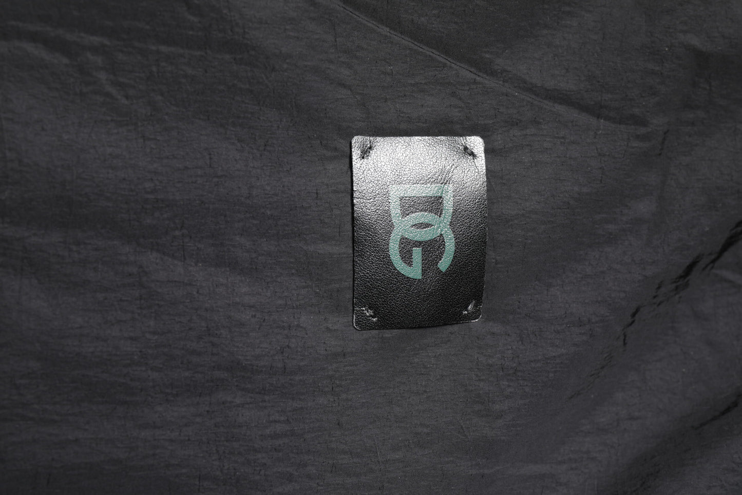 Dolce &amp; Gabbana – Schwarze Bomberjacke aus Nylon mit durchgehendem Reißverschluss und Logo