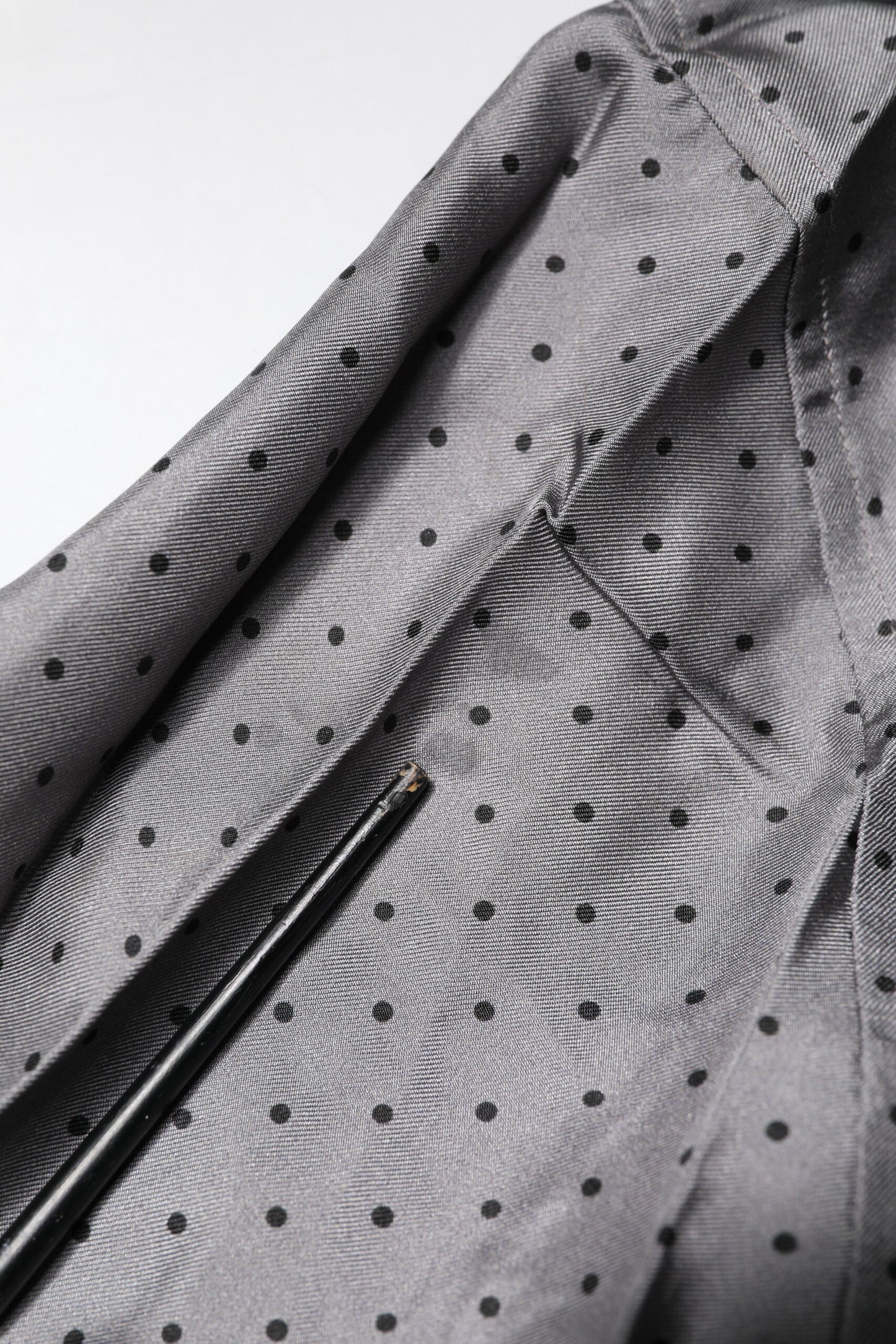 Dolce &amp; Gabbana – Graues Langarmhemd aus Seide mit Tupfen