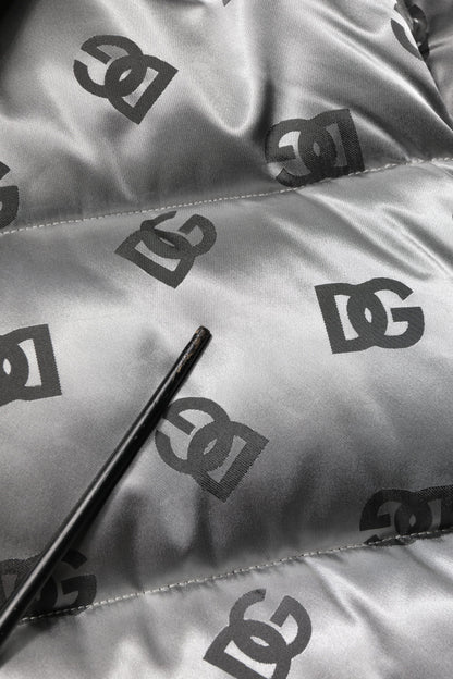 Dolce &amp; Gabbana – Steppjacke mit Kapuze und durchgehendem Reißverschluss und silbernem Logo