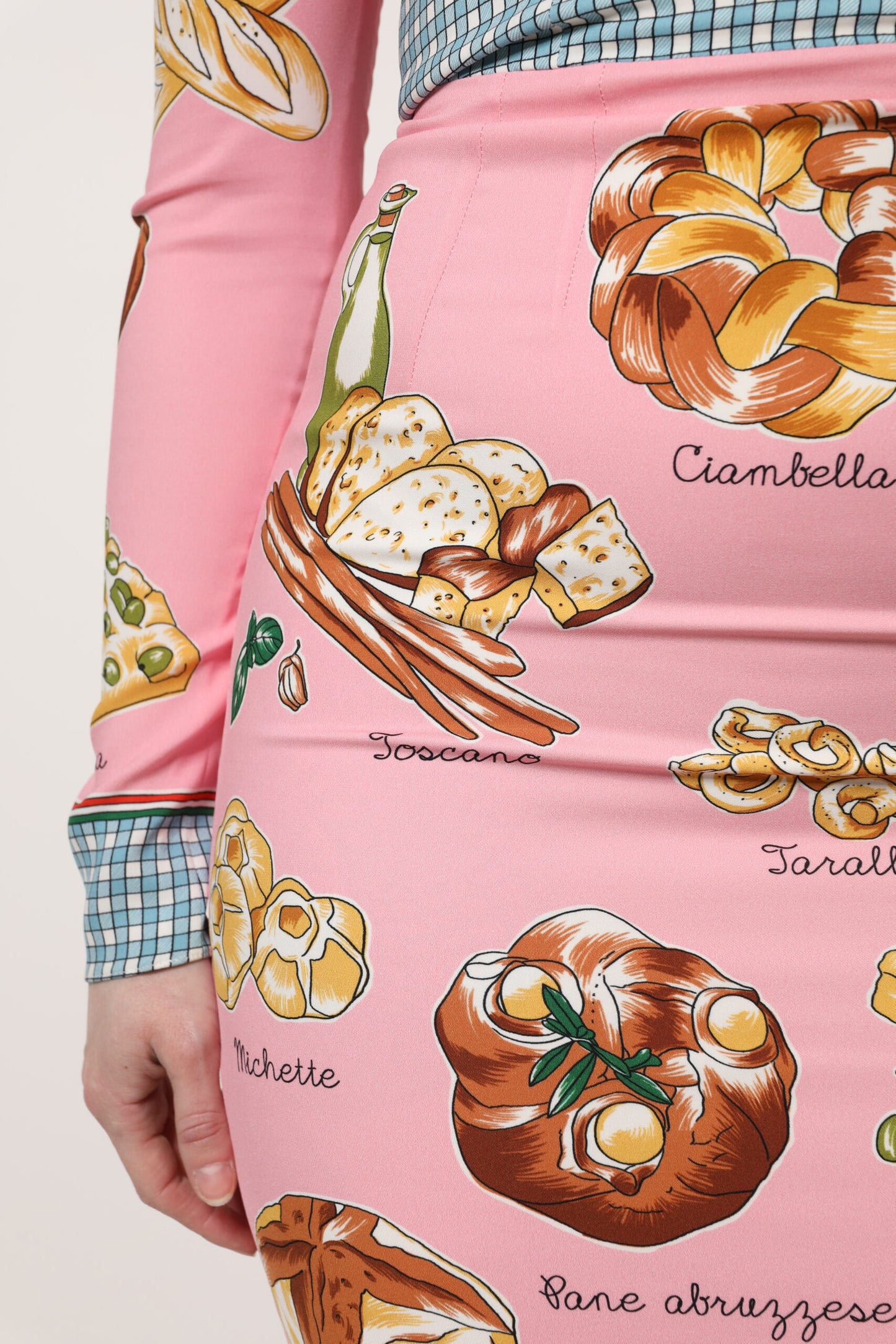 Dolce &amp; Gabbana – Figurbetontes Midikleid mit Gebäck-Print in Rosa