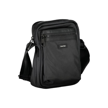Calvin Klein – Elegante, schwarze, recycelte Schultertasche