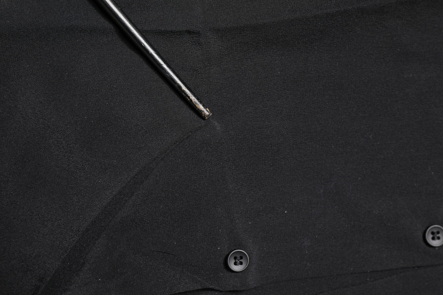 Dolce &amp; Gabbana Schwarzes Seidenhemd mit langen Ärmeln in GOLD