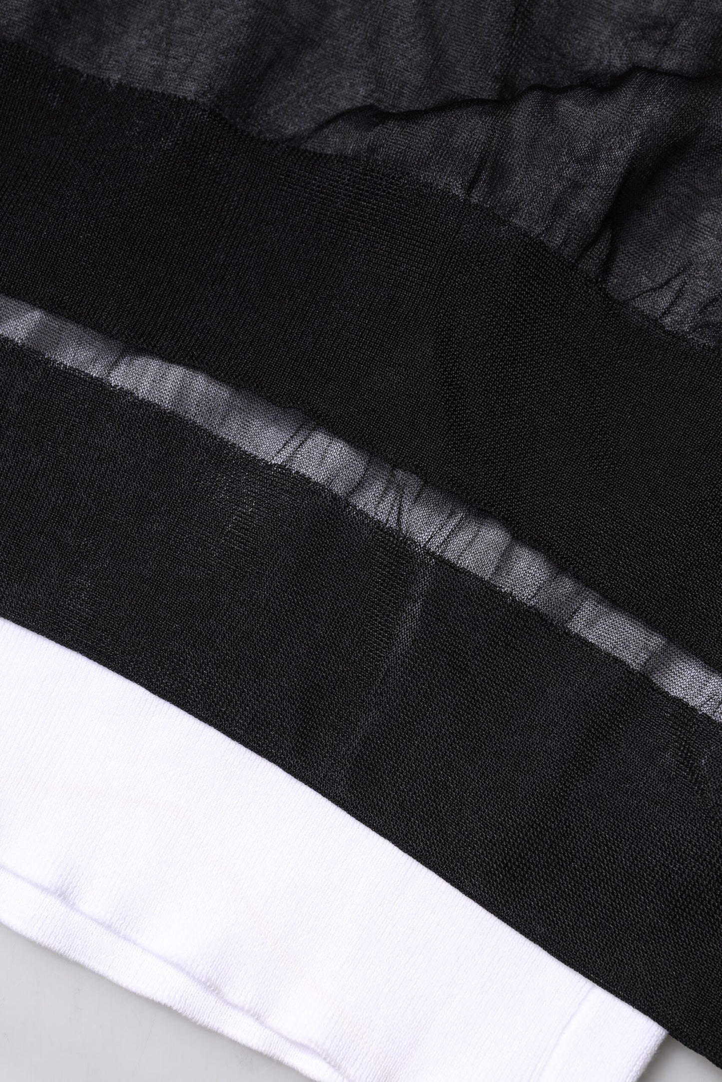 Dolce &amp; Gabbana Schwarz-Weiß-Strickpullover mit Logo