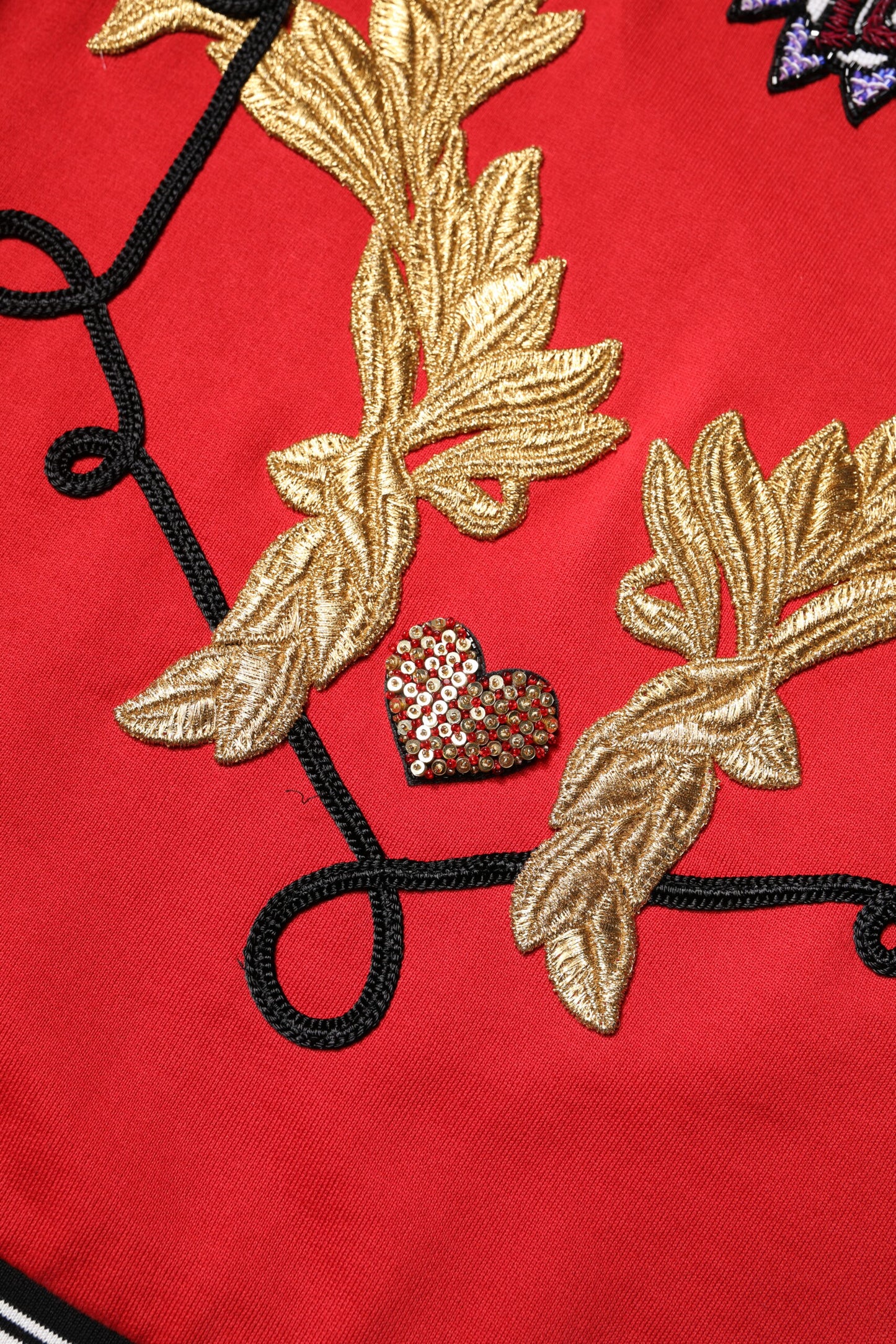 Dolce &amp; Gabbana Roter Pullover aus Baumwolle mit Pailletten „Queen“