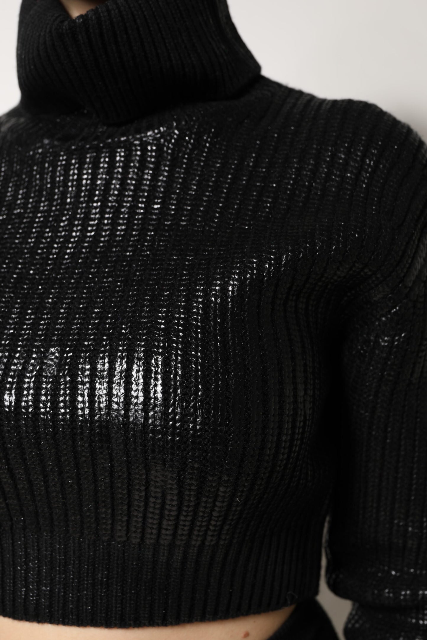 Dolce &amp; Gabbana – Schwarzes, kurzärmliges Rollkragenoberteil aus Wolle