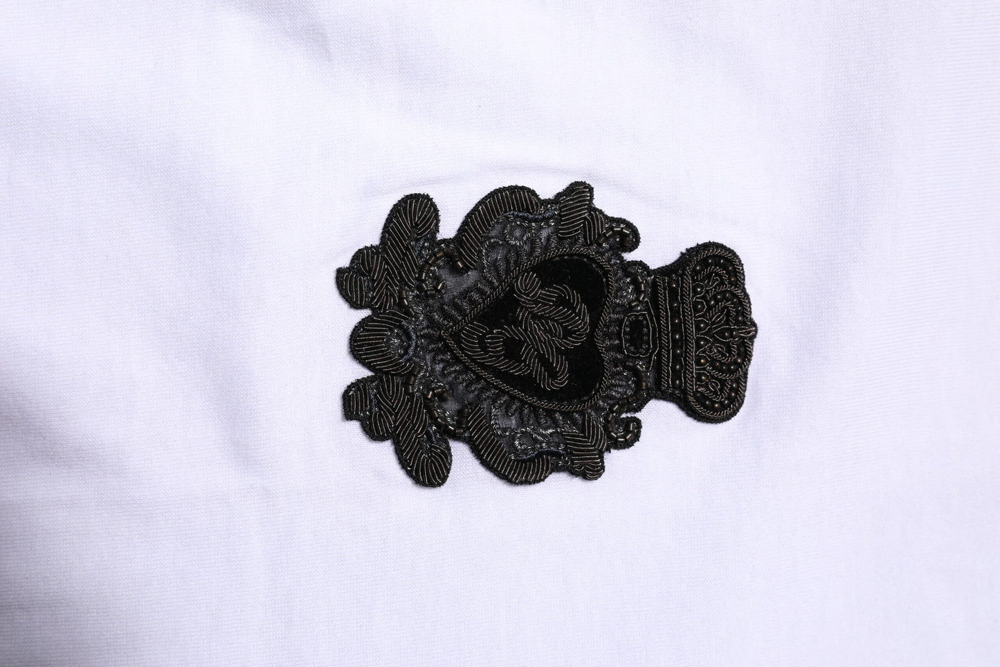 Dolce &amp; Gabbana – Weißes Baumwoll-T-Shirt mit DG-Kronenstickerei