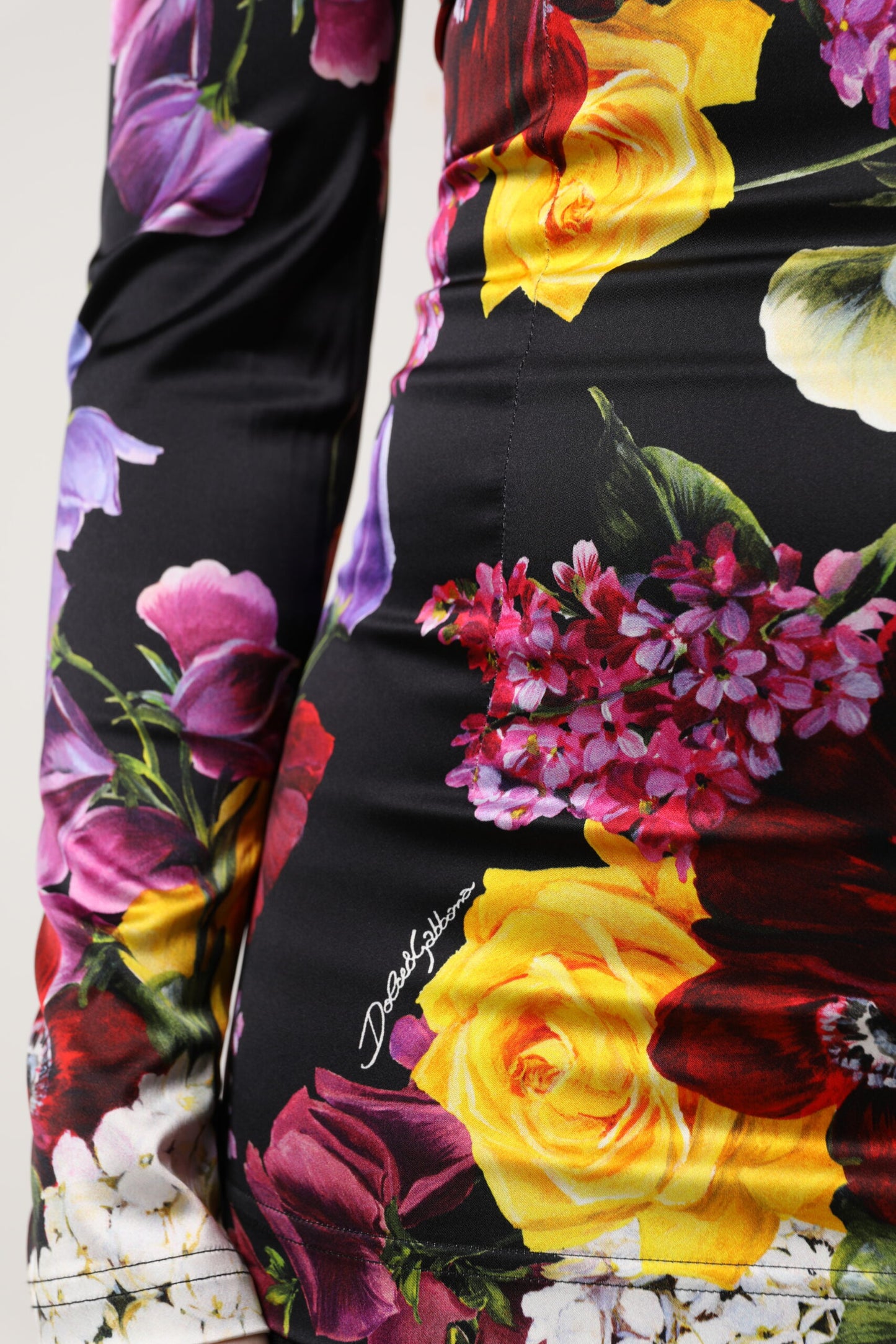 Dolce &amp; Gabbana – Mehrfarbiges Ortensies-Blusetop mit langen Ärmeln