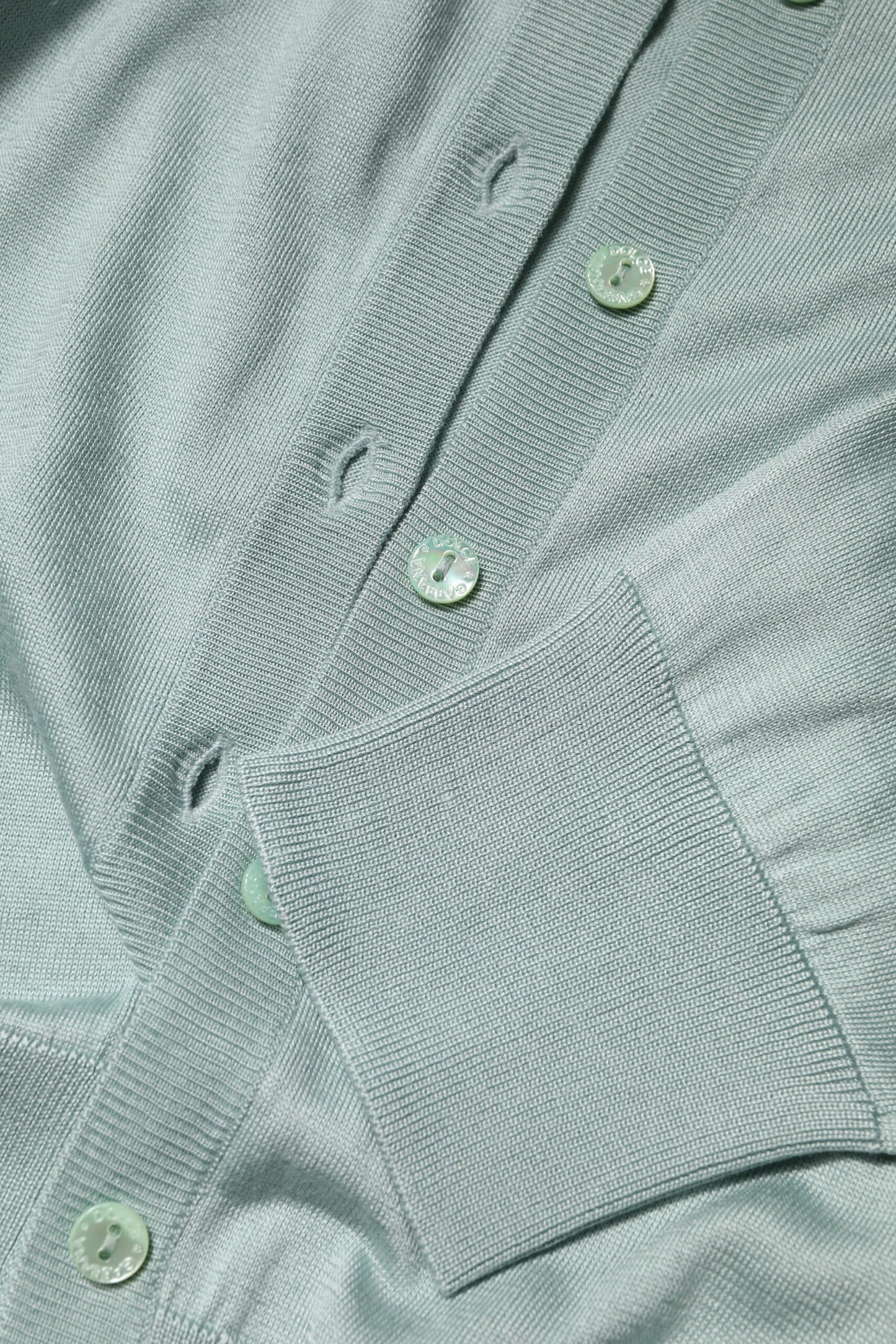 Dolce &amp; Gabbana Hellgrüner Cardigan-Pullover aus Seide mit Knopfleiste