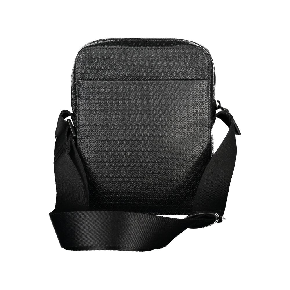 Calvin Klein – Elegante schwarze Umhängetasche mit kontrastierenden Akzenten