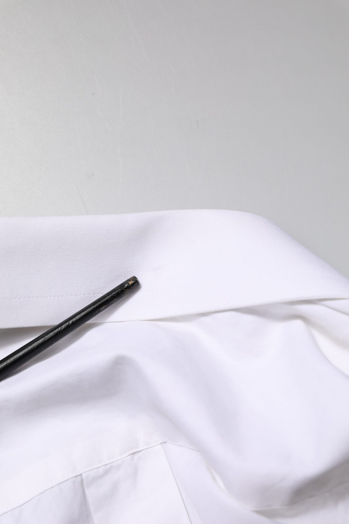 Dolce &amp; Gabbana – Weißes, goldfarbenes, langärmliges, formelles Baumwollhemd