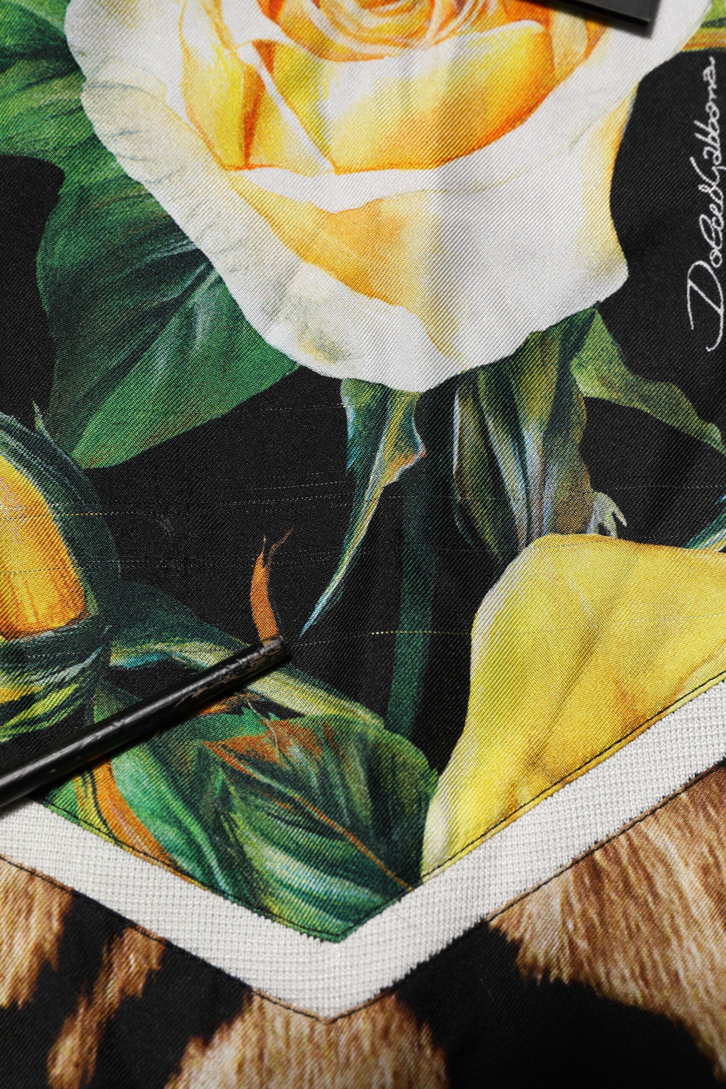 Dolce &amp; Gabbana – Schwarzer Seidenpullover mit Rundhalsausschnitt und Blumenmuster