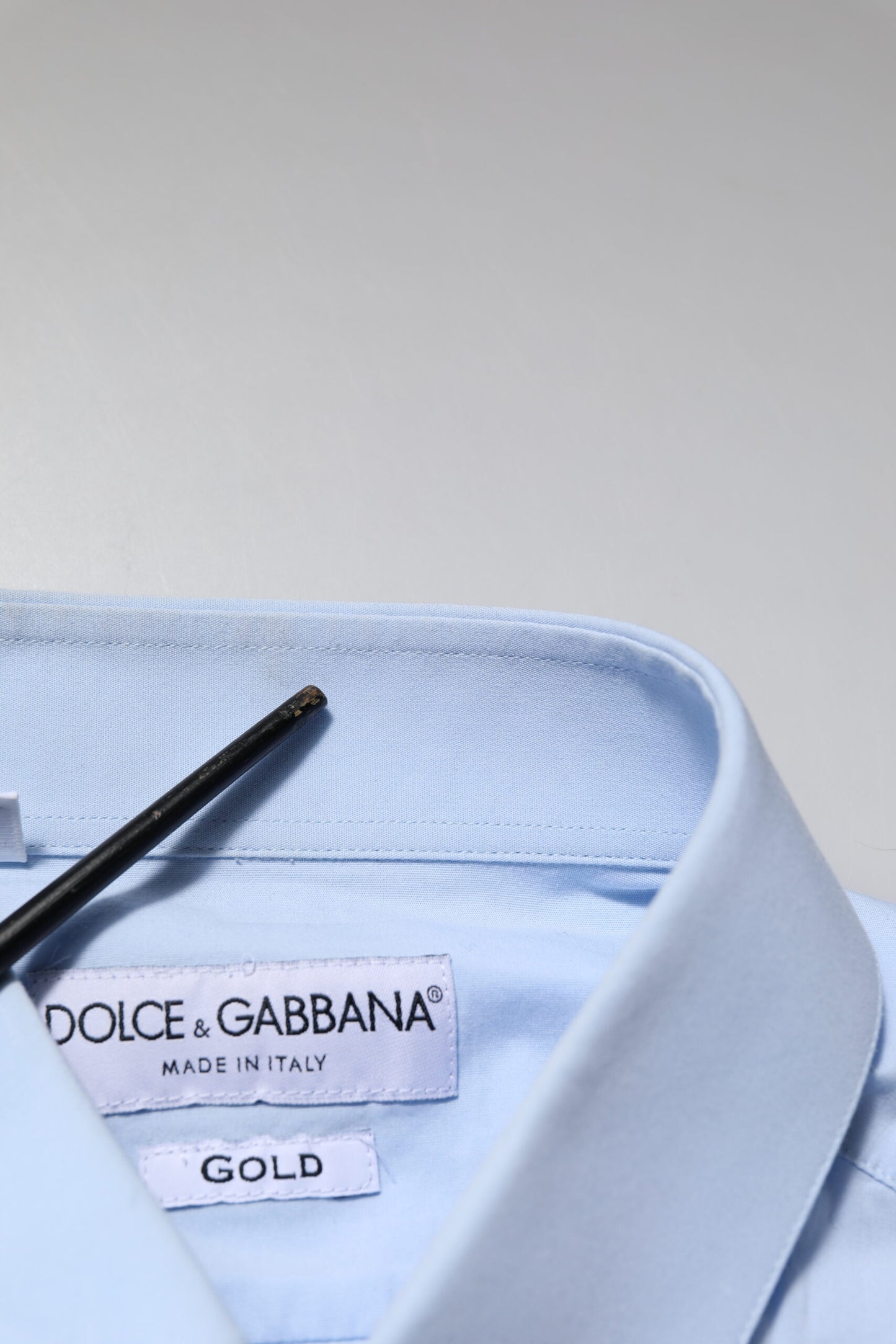 Dolce &amp; Gabbana Himmelblaues langärmliges Hemd aus Baumwolle in GOLD