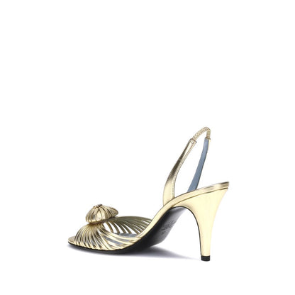 Valentino Garavani Sandalen aus goldfarbenem Kalbsleder mit Stiletto-Absatz aus Bos Taurus Leder.
