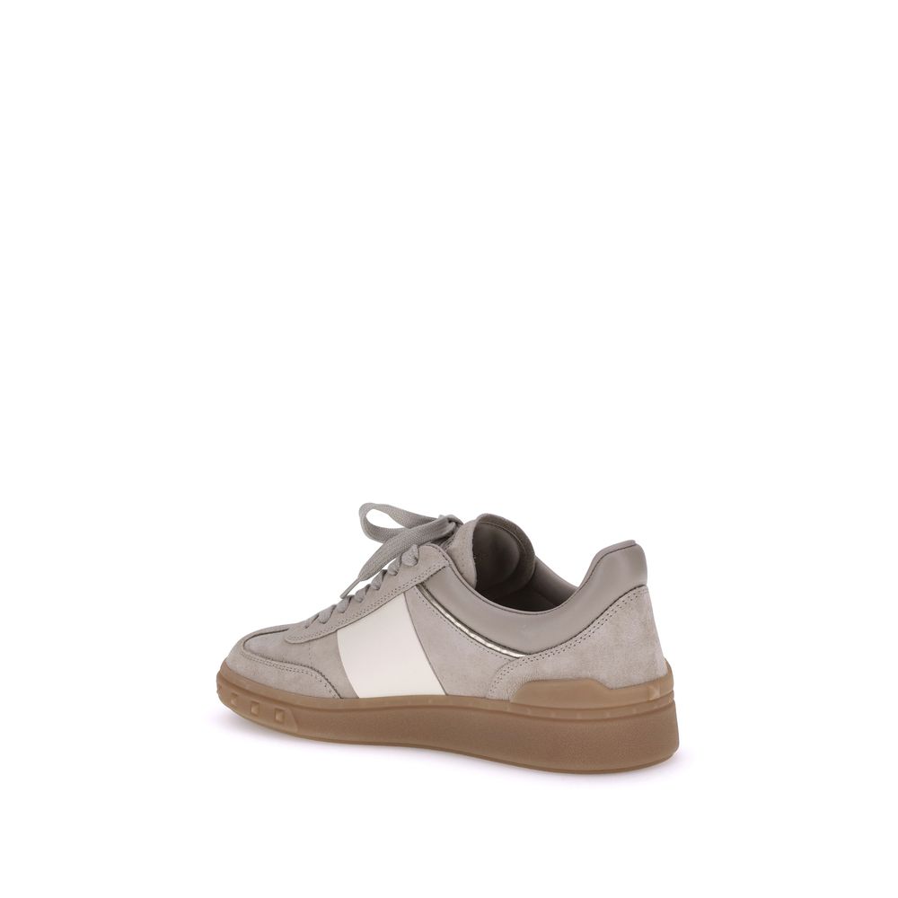Valentino Garavani Sneaker aus beigem Kalbsleder, Modell Bos Taurus, niedrige Form.