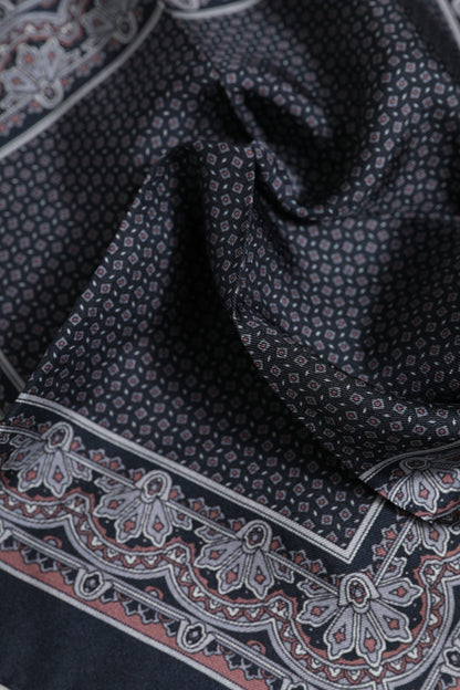 Dolce &amp; Gabbana – Quadratischer Foulard aus mehrfarbiger Fantasieseide