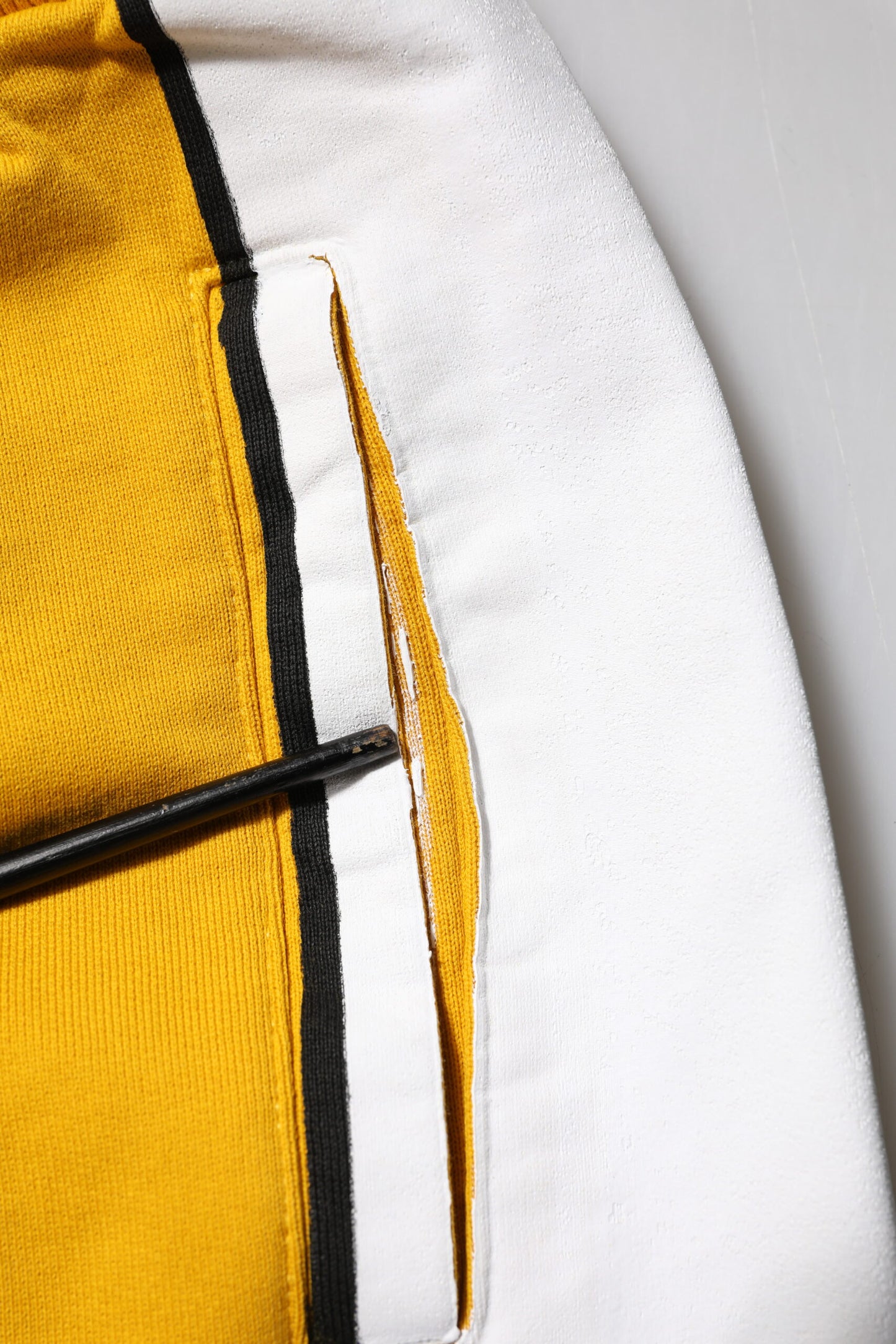 Dolce &amp; Gabbana – Jogginghose mit Logo aus gelber Baumwolle