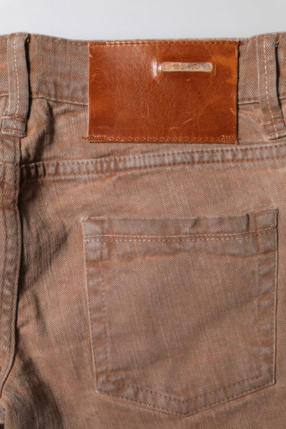 Acht Slim Fit Jeans aus Baumwolle in Braun mit niedriger Taille