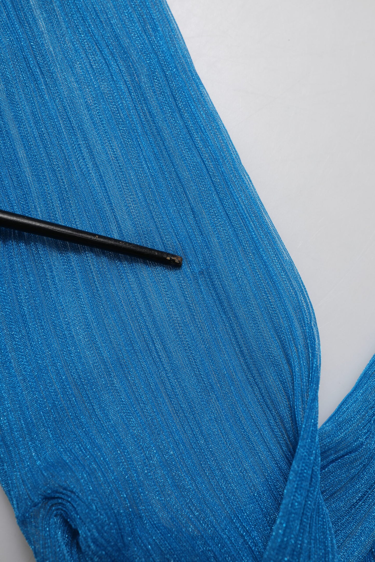 Dolce &amp; Gabbana – Durchsichtiges Rollkragenoberteil mit langen Ärmeln in Blau