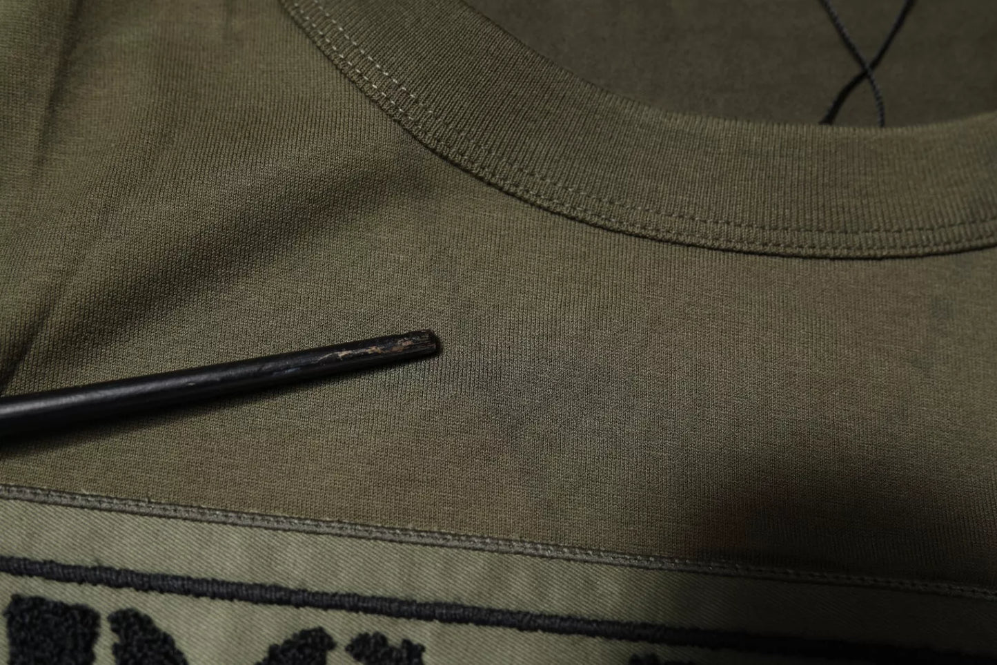 Dolce &amp; Gabbana – T-Shirt aus Baumwolle mit Rundhalsausschnitt „DG Love“ in Armeegrün