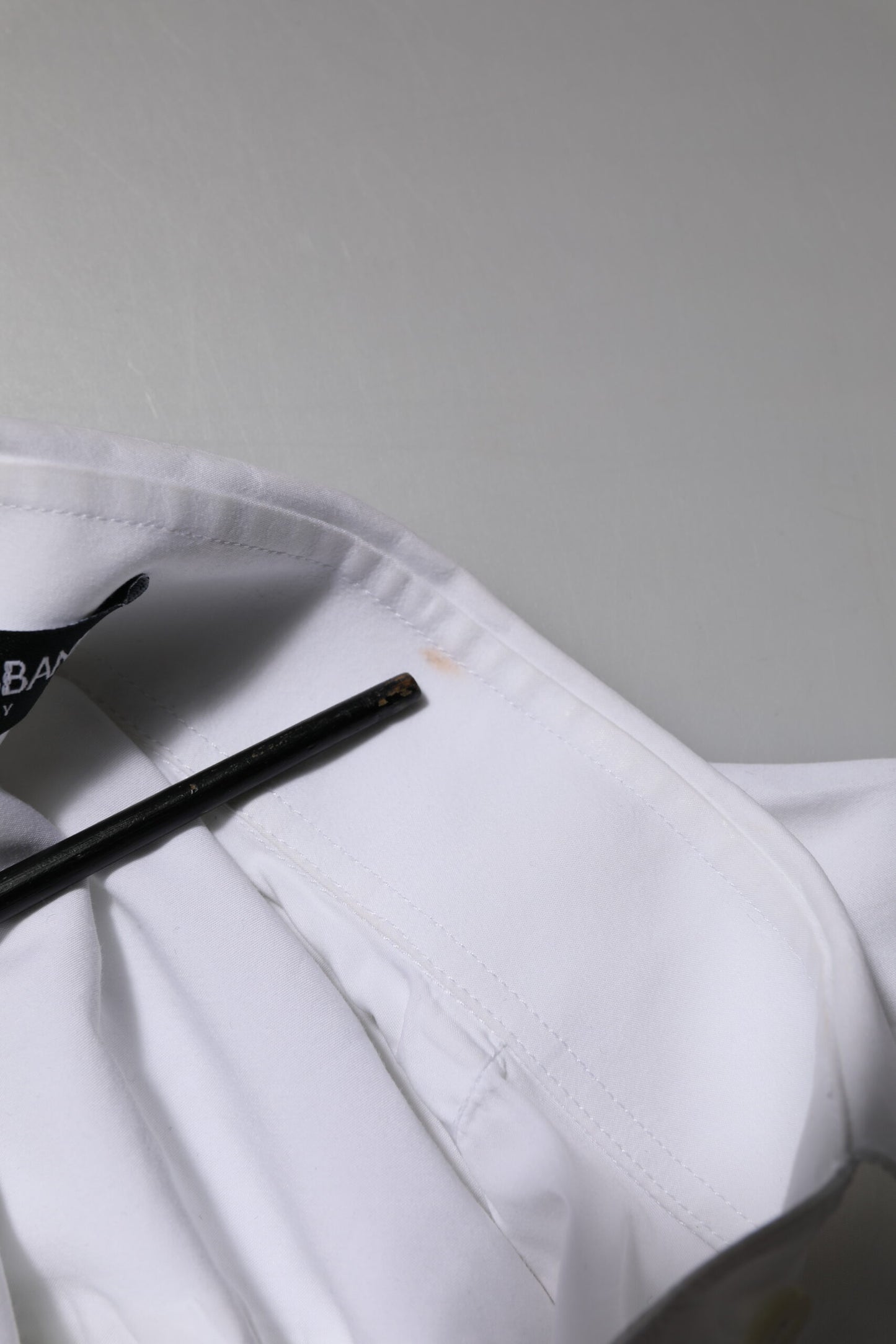 Dolce &amp; Gabbana – Weißes Hemd mit Kragen und Rosenstickerei