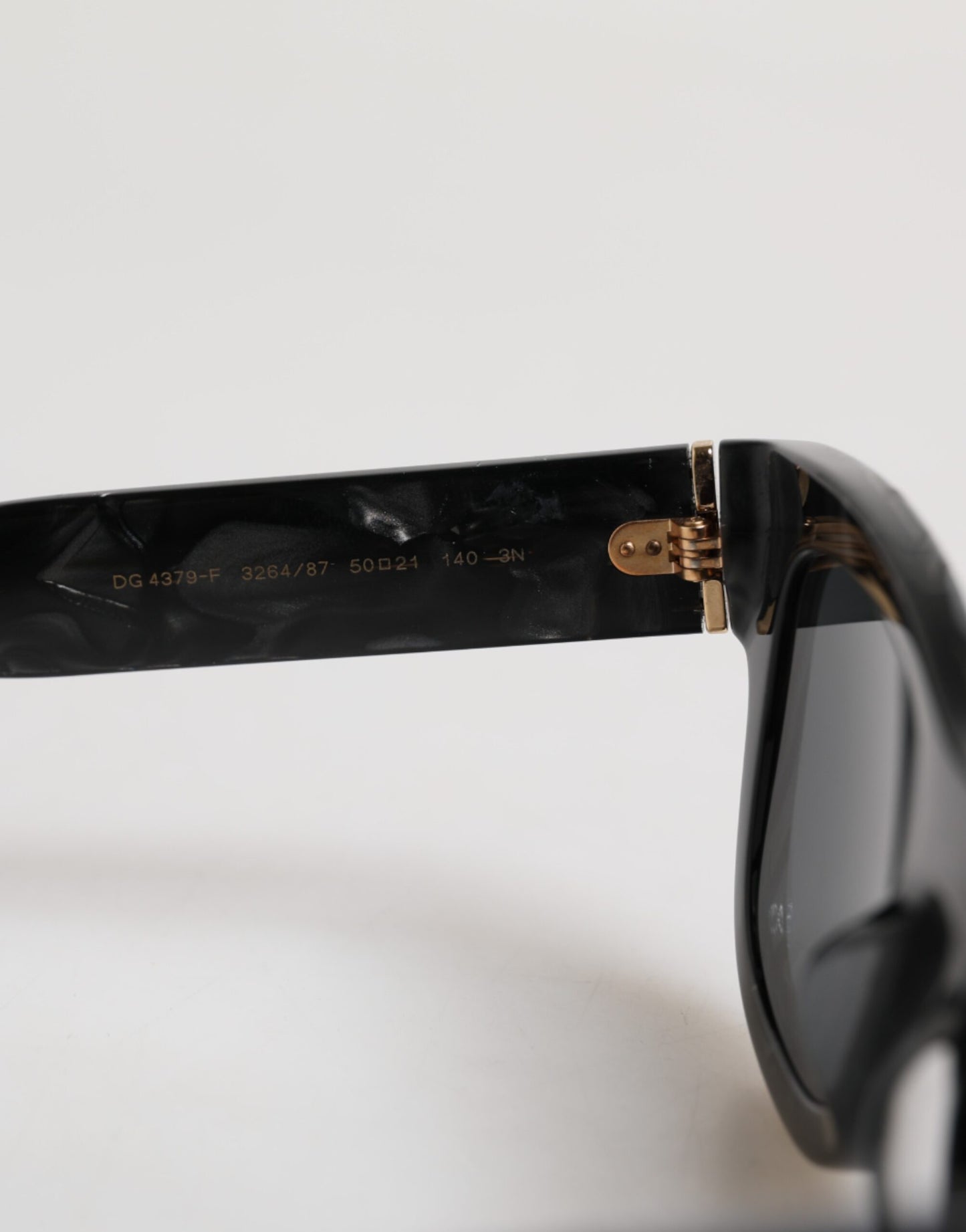 Dolce &amp; Gabbana – Domenico Deep Shades – Sonnenbrille mit perlweißem Acetatrahmen