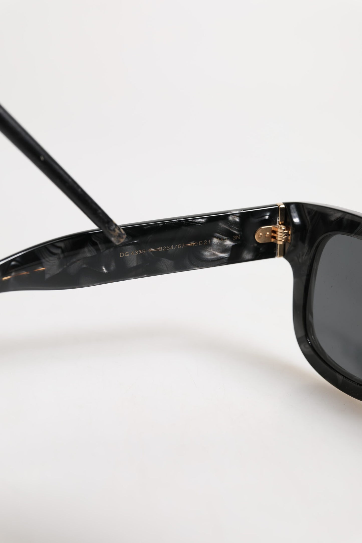 Dolce &amp; Gabbana – Domenico Deep Shades – Sonnenbrille mit perlweißem Acetatrahmen