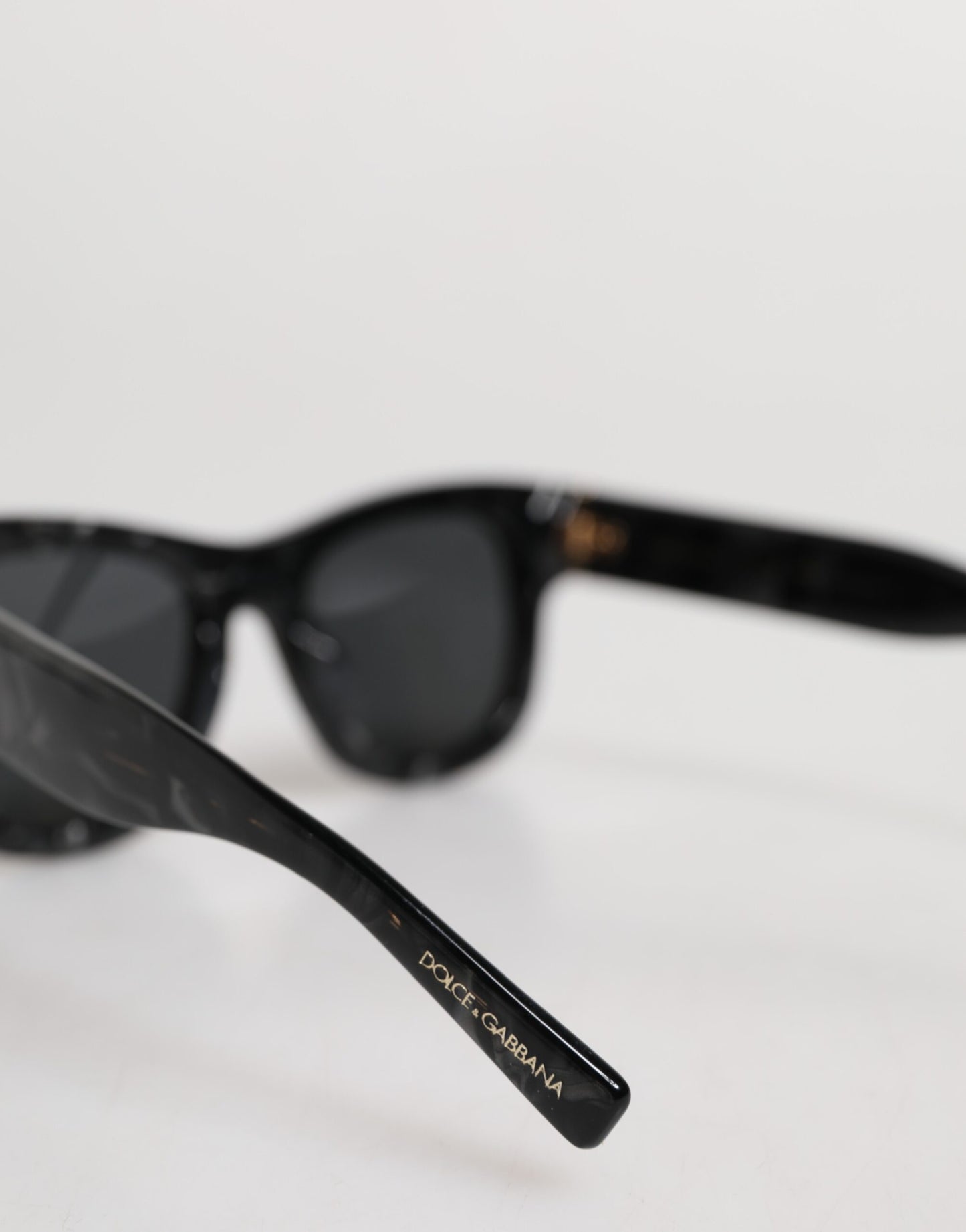 Dolce &amp; Gabbana – DG4379 – Domenico Shade – Sonnenbrille mit perlweißem Acetatrahmen