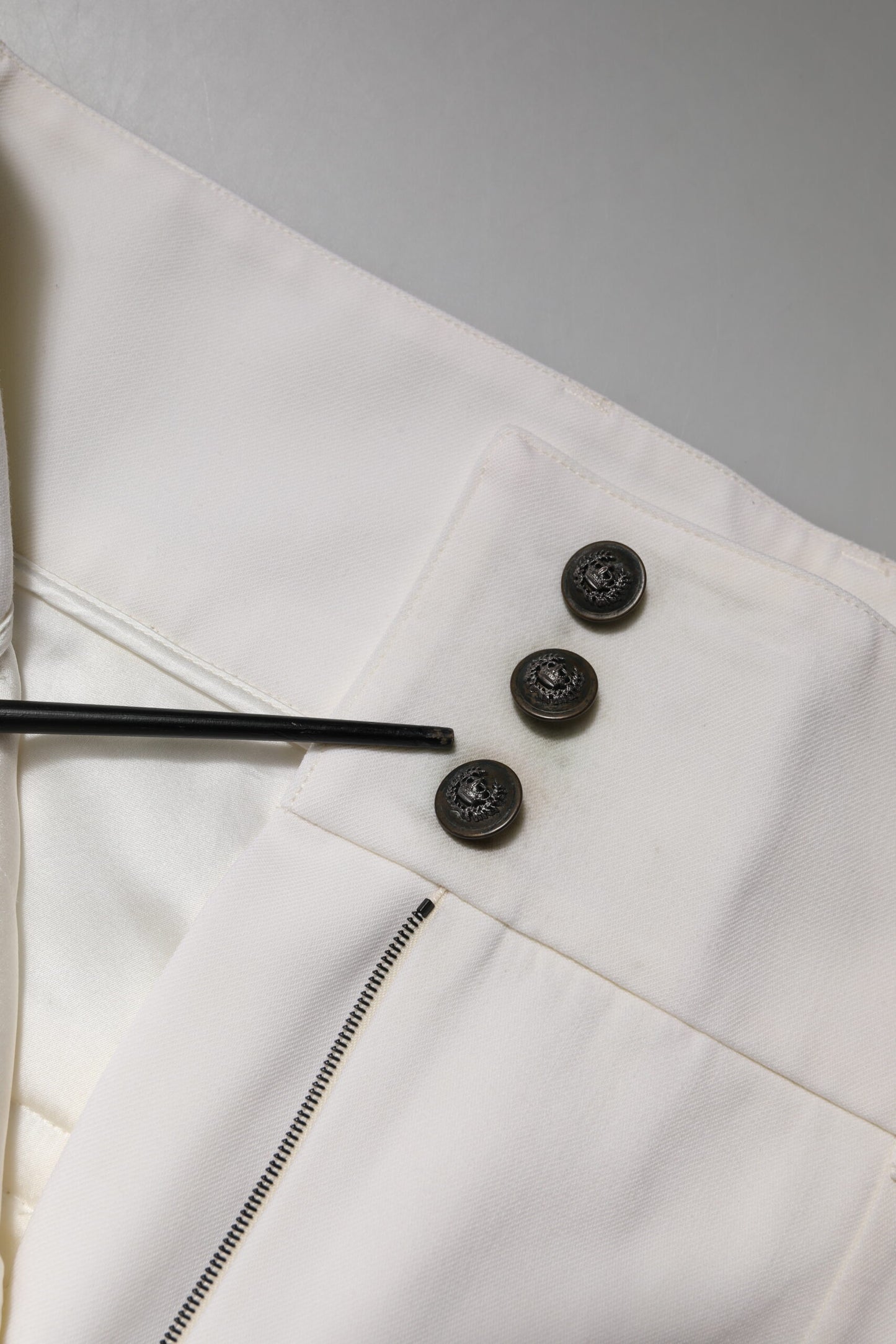 Dolce &amp; Gabbana – Weiße, hoch taillierte Karottenhose aus Wolle