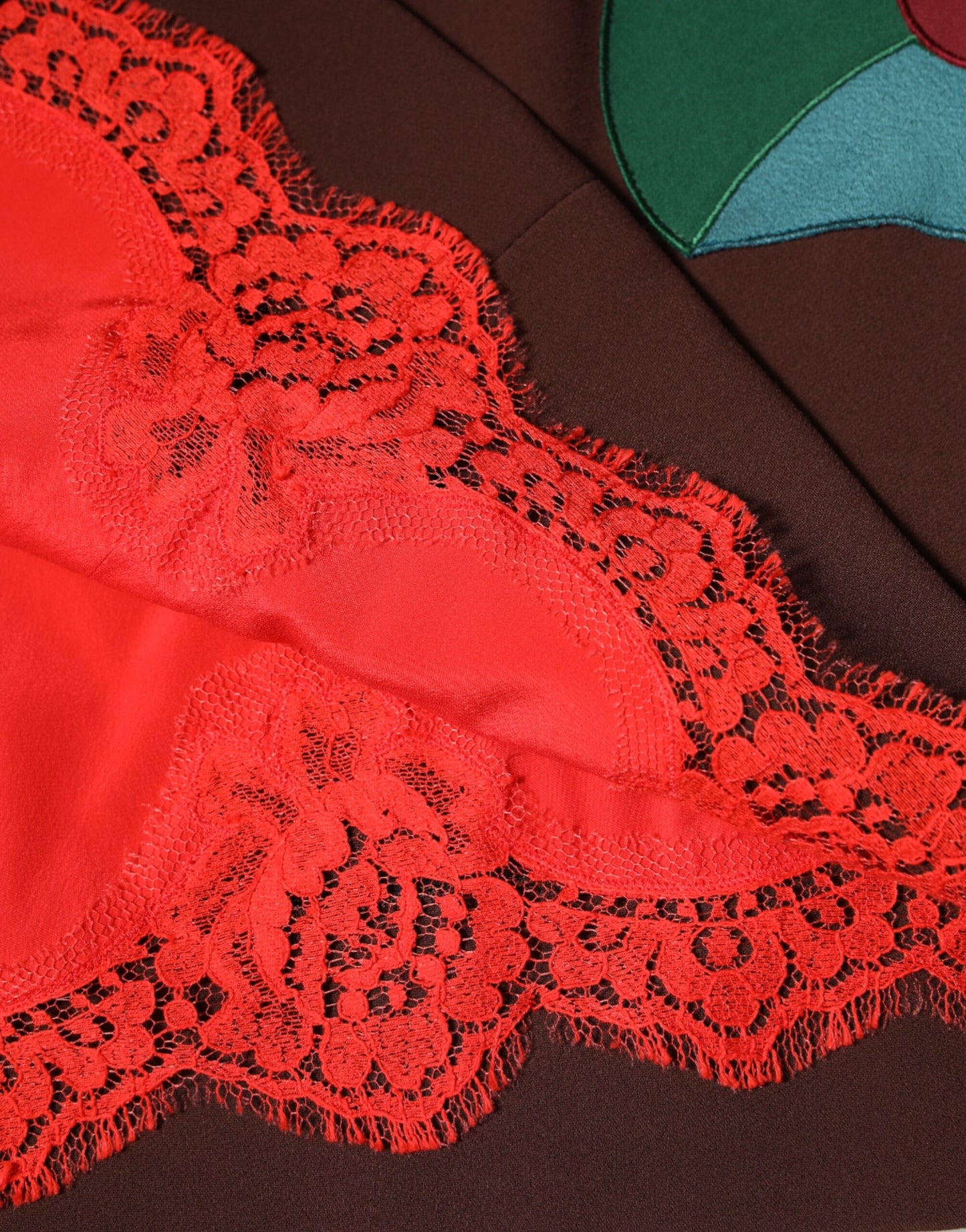 Dolce &amp; Gabbana – Brauner Rock mit Blumenmuster und hoher Taille und Seitenschlitz