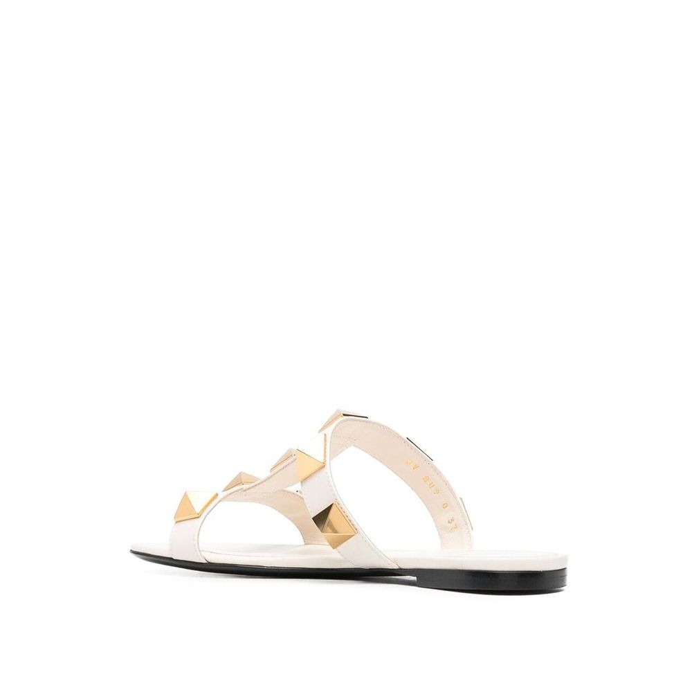 Valentino Garavani – Roman – Flache Ledersandalen mit Nieten