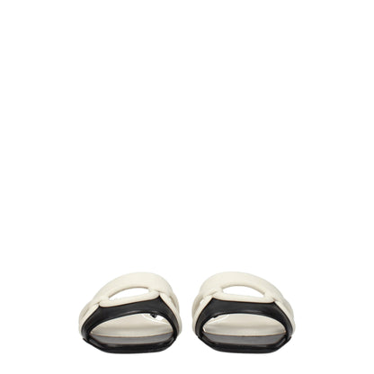 Valentino Garavani Slipper aus schwarzem Leder