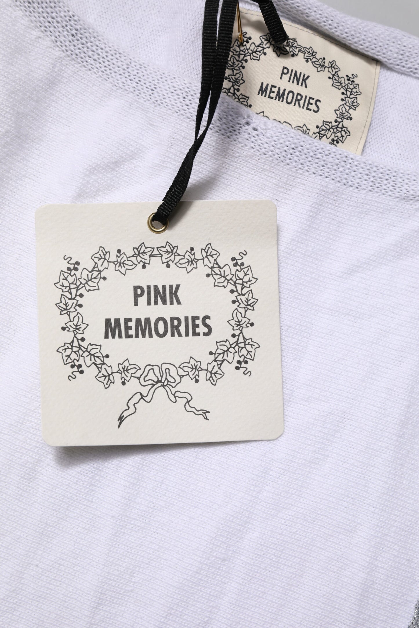 PINK MEMORIES Weißes Blusentop aus Baumwolle mit kurzen Ärmeln und Rundhalsausschnitt