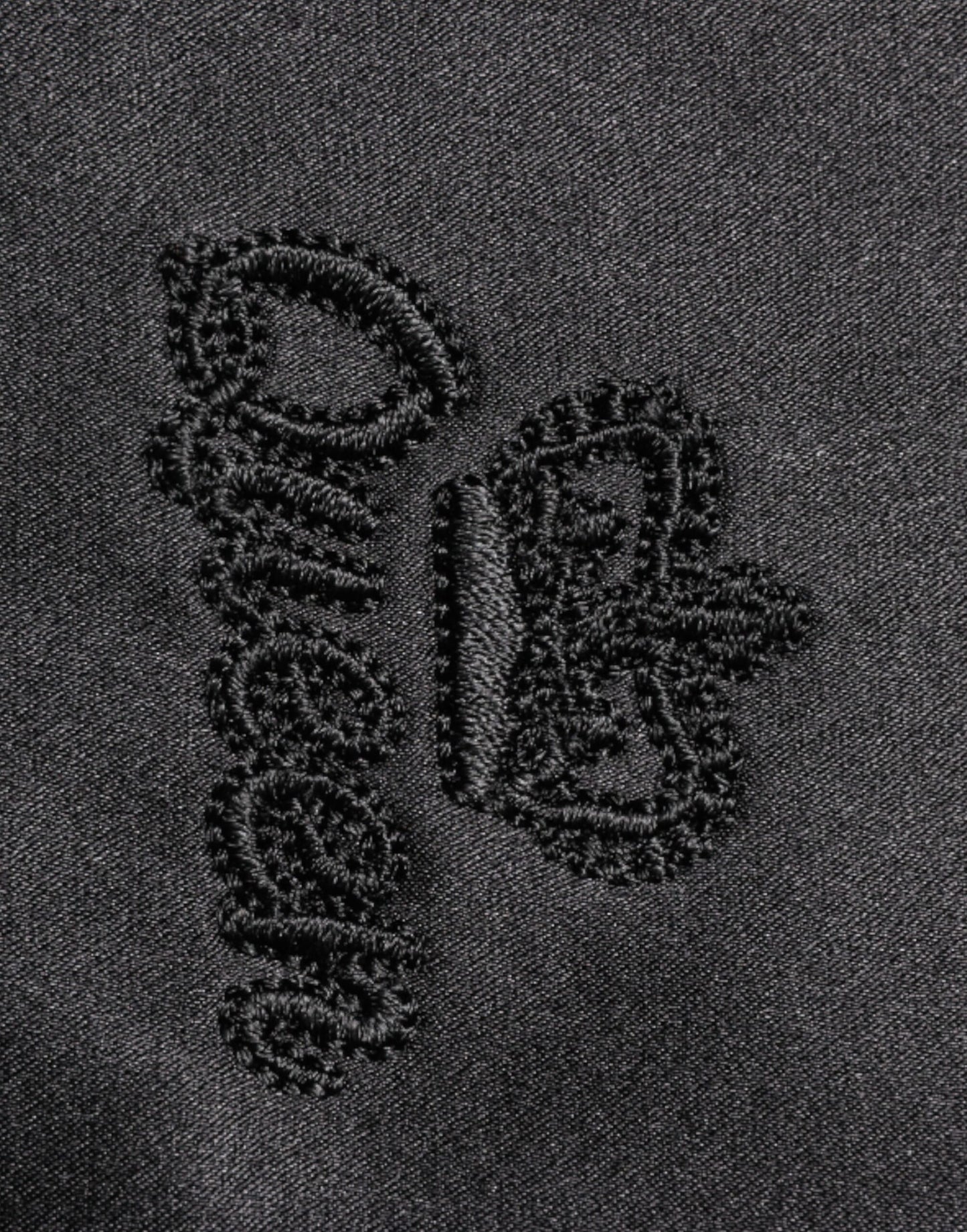 Dolce &amp; Gabbana – Blusenoberteil aus schwarzer Seide mit Ascot-Kragen und Knöpfen