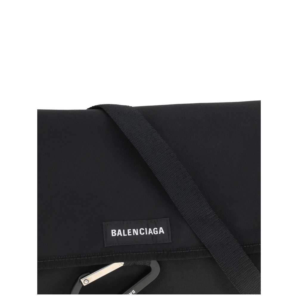 Balenciaga Schultertasche aus schwarzem Polyamid