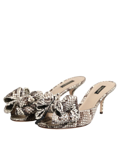 Dolce &amp; Gabbana – Keira – Peep-Toe-Pantoletten aus Leder mit mehrfarbiger Schleife